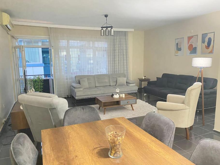 Апартаменты Comfy - Spacious Flat On The Kadikoey Seaside Стамбул Экстерьер фото